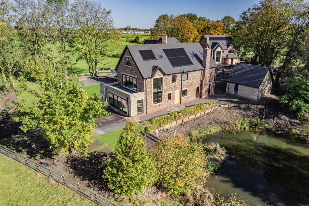 Additional image 15 of Green Gables, Green Common Lane,, Westhoughton, Bolton, Greater Manchester, BL5 3BN