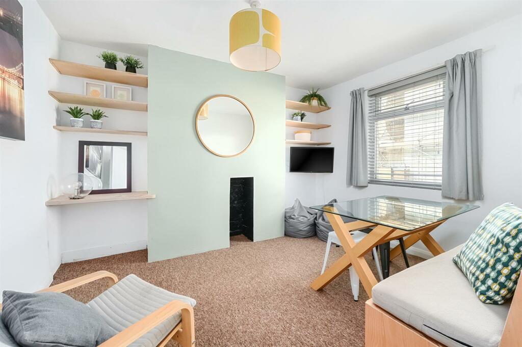 Additional image 4 of London Road