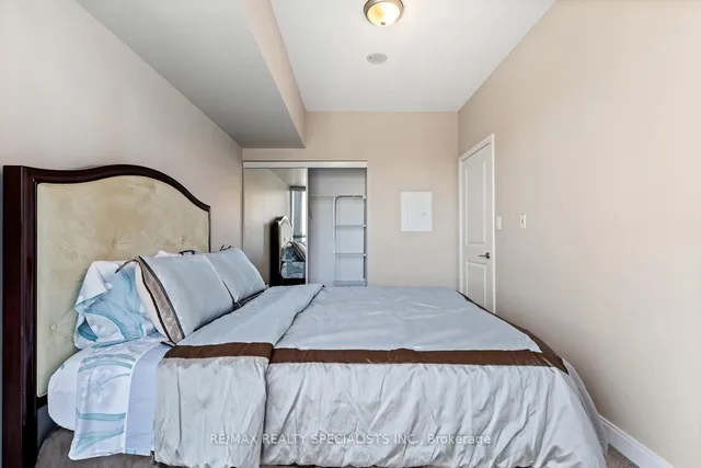 Additional image 17 of 50 Absolute Ave Unit 909