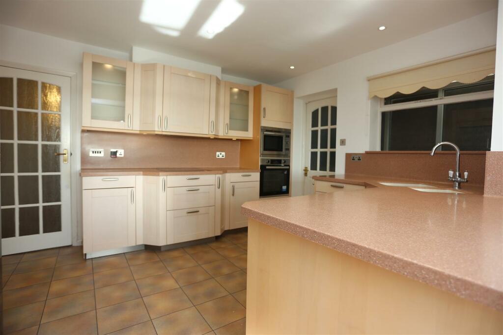 Additional image 17 of Crescent Drive South, Brighton