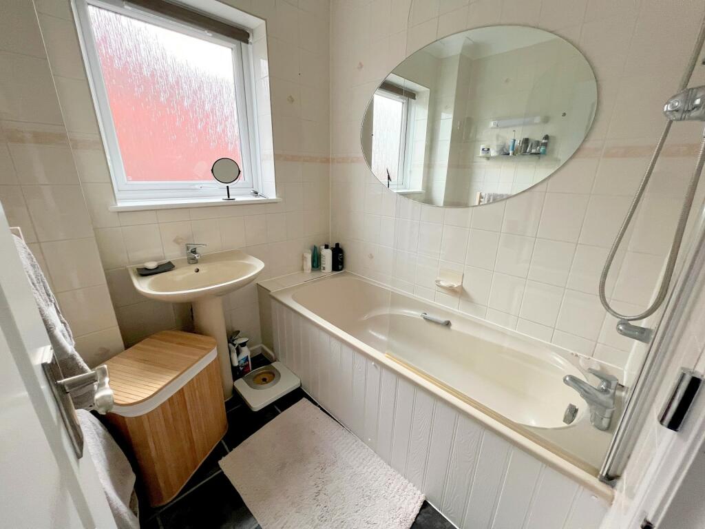 Additional image 7 of 34-36 Whitefield Road, New Milton, Hampshire. BH25 6DF