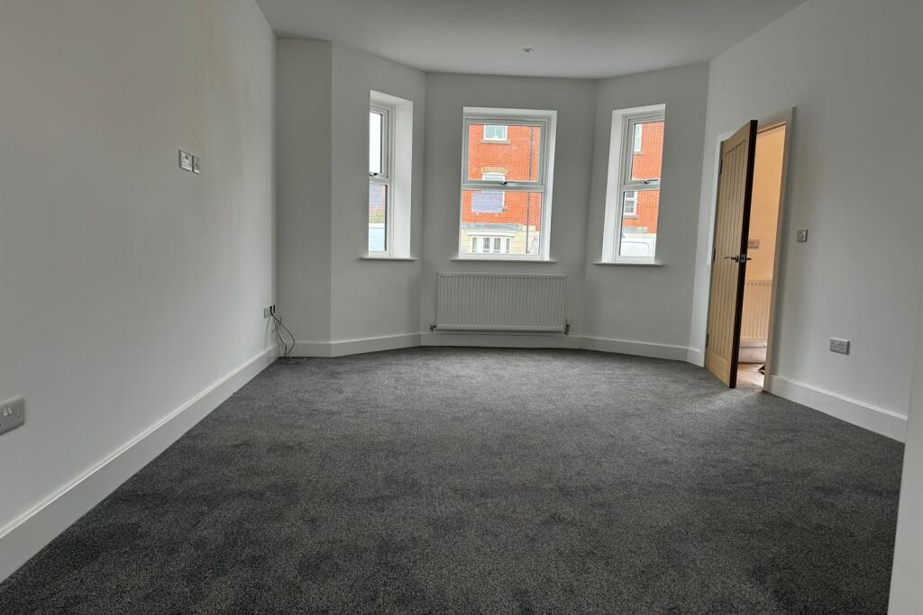 Additional image 9 of 3 bedroom Semi Detached House in Charminster