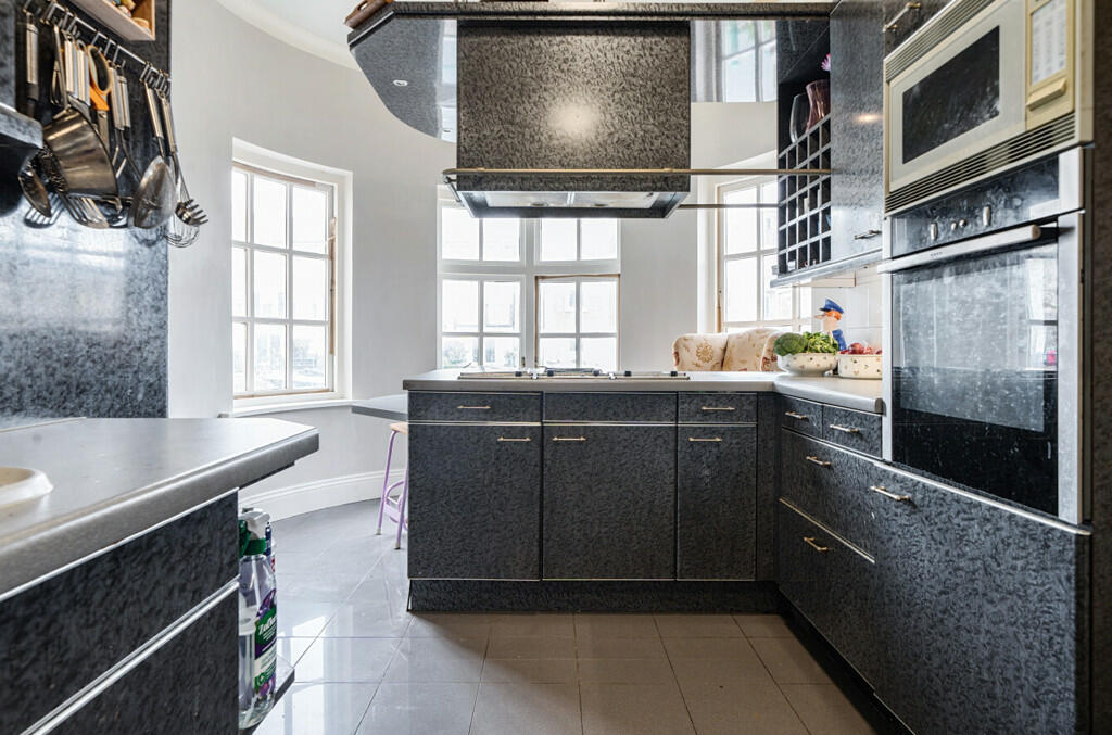 Additional image 5 of Trafalgar Gate, The Strand