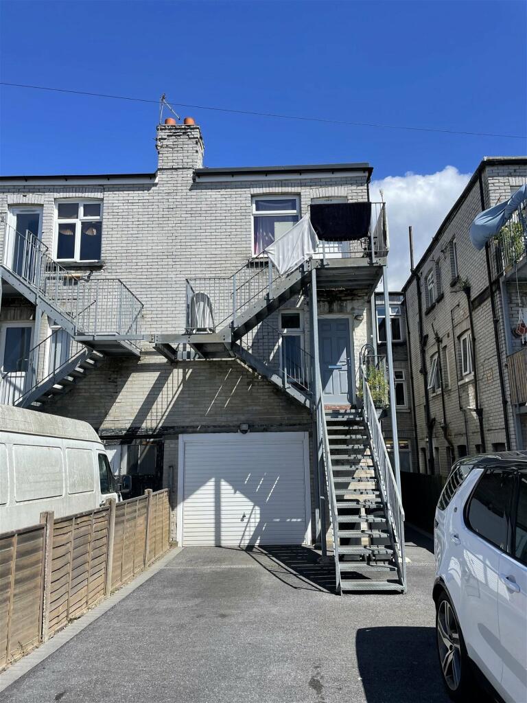 Tuckton Road, Bournemouth, BH6 3Jy
