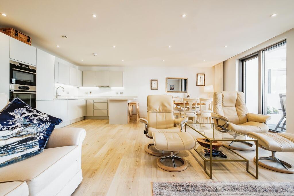 Primary image of Brighton Road, WORTHING, West Sussex, BN11