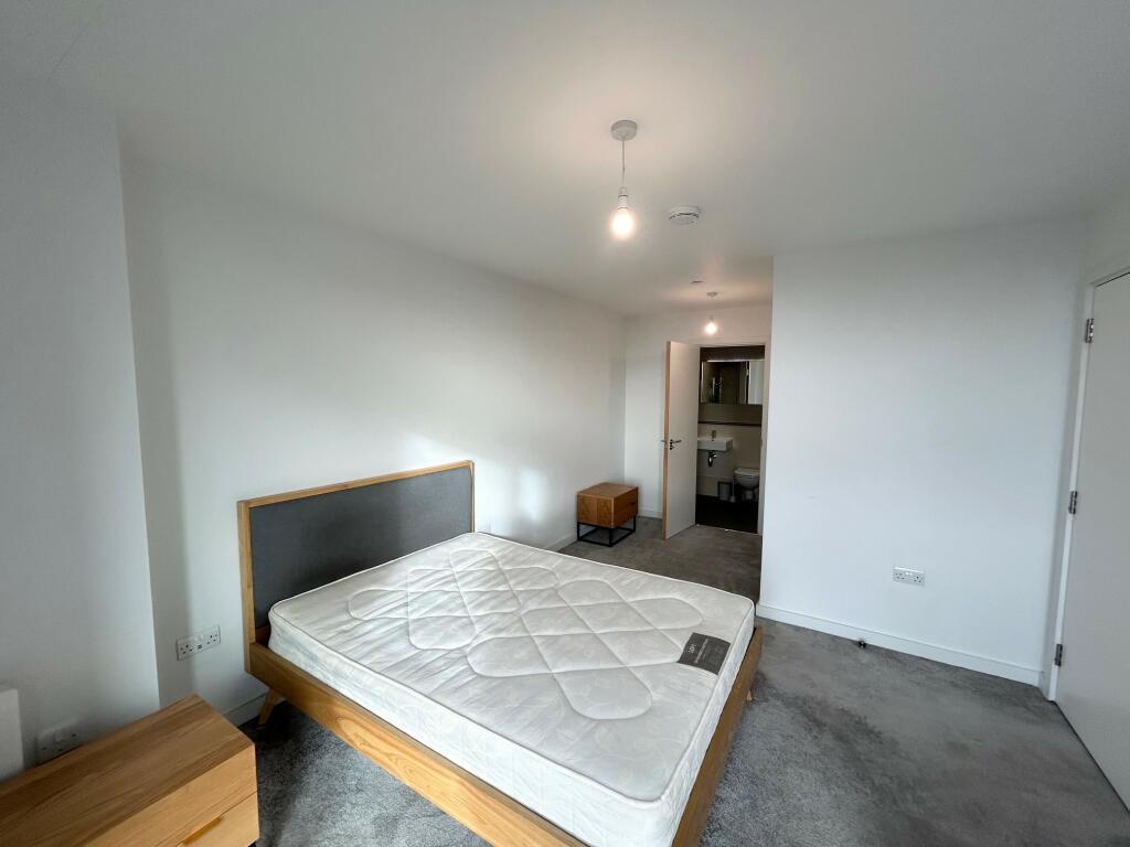 Additional image 9 of The Helm, Holdenhurst Road