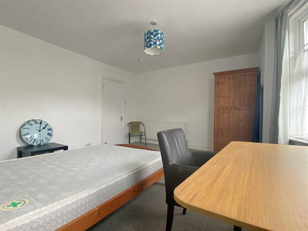 Additional image 9 of London Road - Smart & Spacious