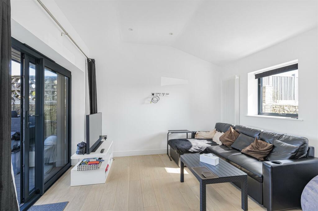 Additional image 3 of Claremont Road