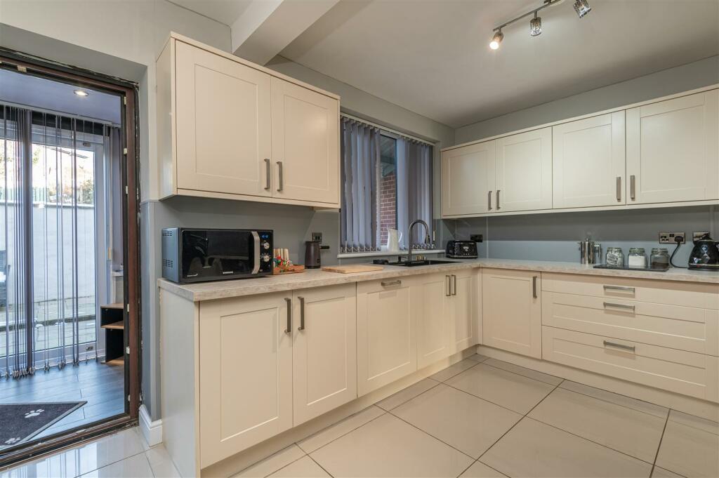 Additional image 7 of Saxton Avenue, Bradford
