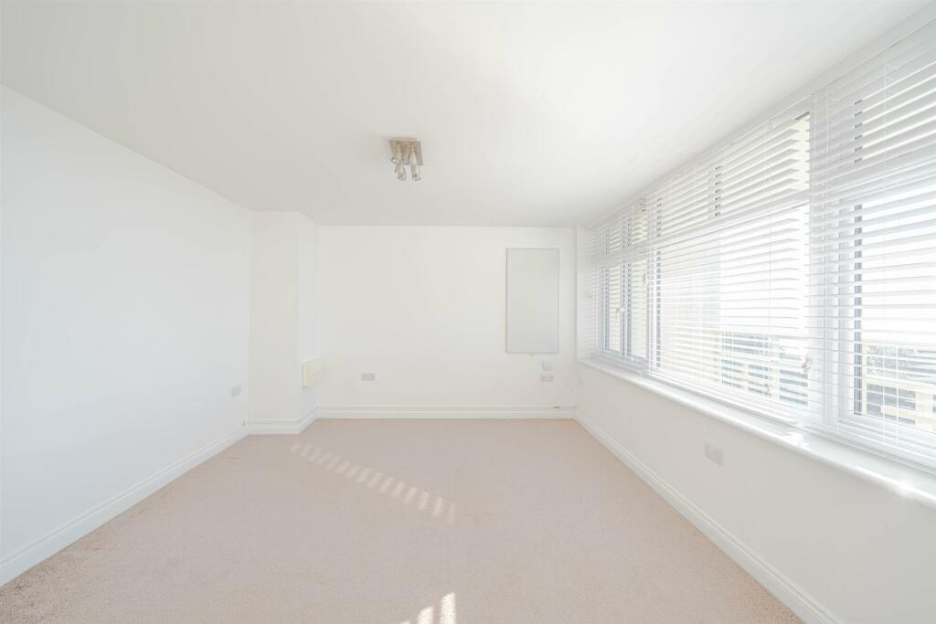 Additional image 10 of Boscombe Cliff Road, Bournemouth