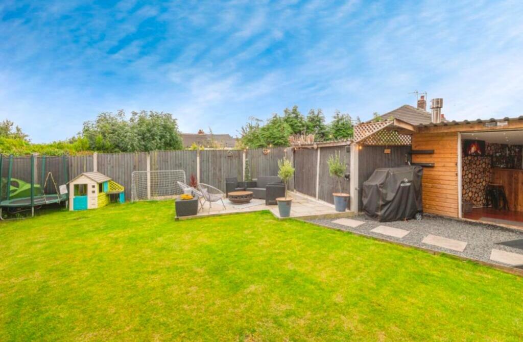 Additional image 4 of Laburnum Grove, Gomersal, Cleckheaton, West Yorkshire, BD19