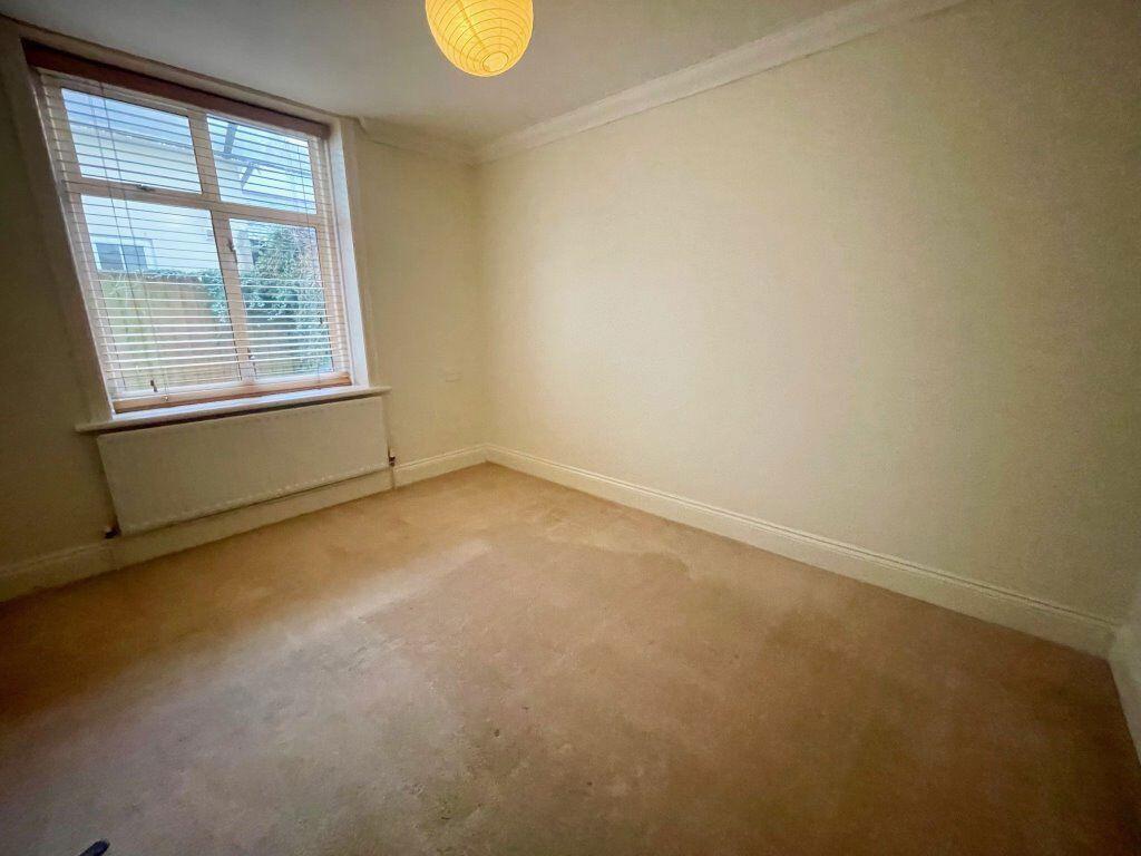 Additional image 4 of SPACIOUS TWO BEDROOM, Queens Park