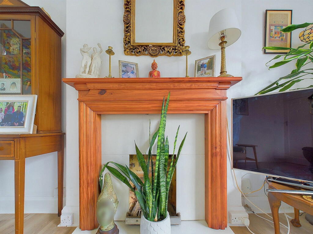 Additional image 4 of Victoria Road, Worthing BN11 1XB