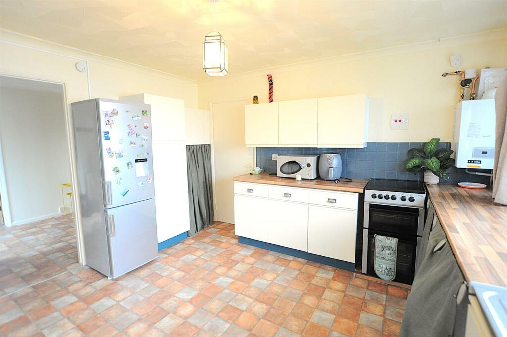 Additional image 5 of Oakleaf Drive, Polegate