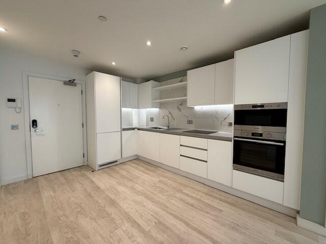 Additional image 2 of The Helm, Holdenhurst Road