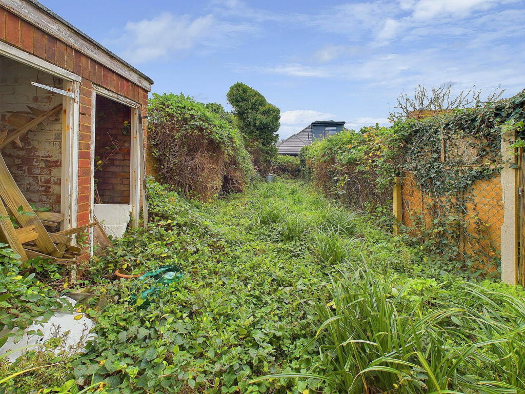 Additional image 14 of Aglaia Road, Worthing, BN11