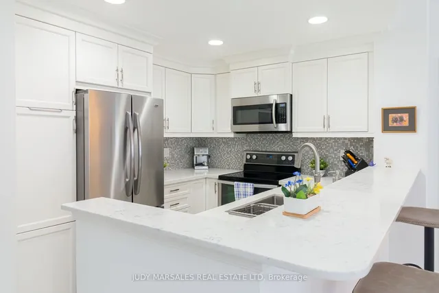 Additional image 7 of 5188 Lakeshore Rd Unit 210