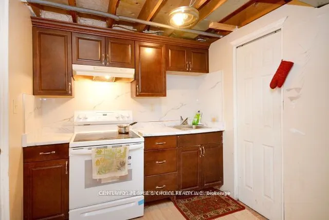 Additional image 16 of 26 Milford Cres