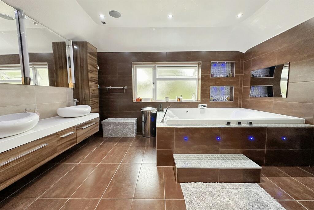 Additional image 22 of Golf Links Road