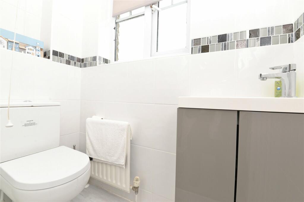 Additional image 15 of Barton Chase, First Marine Avenue, Barton on Sea, New Milton, BH25