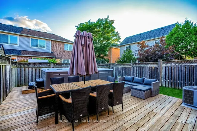 Additional image 33 of 733 Edwards Ave