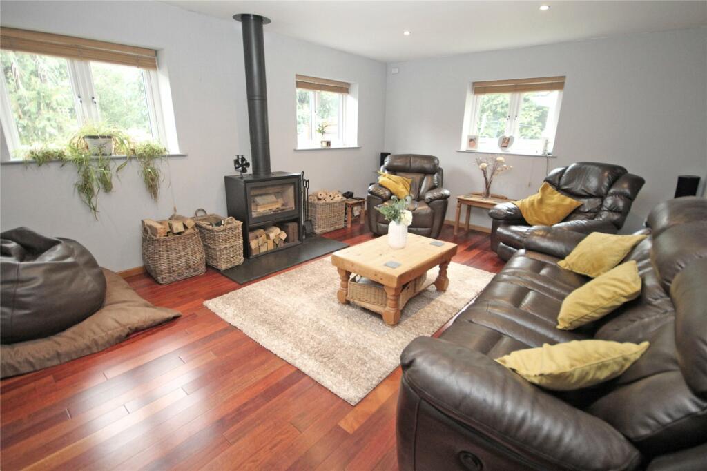 Additional image 21 of Caird Avenue, New Milton, Hampshire, BH25
