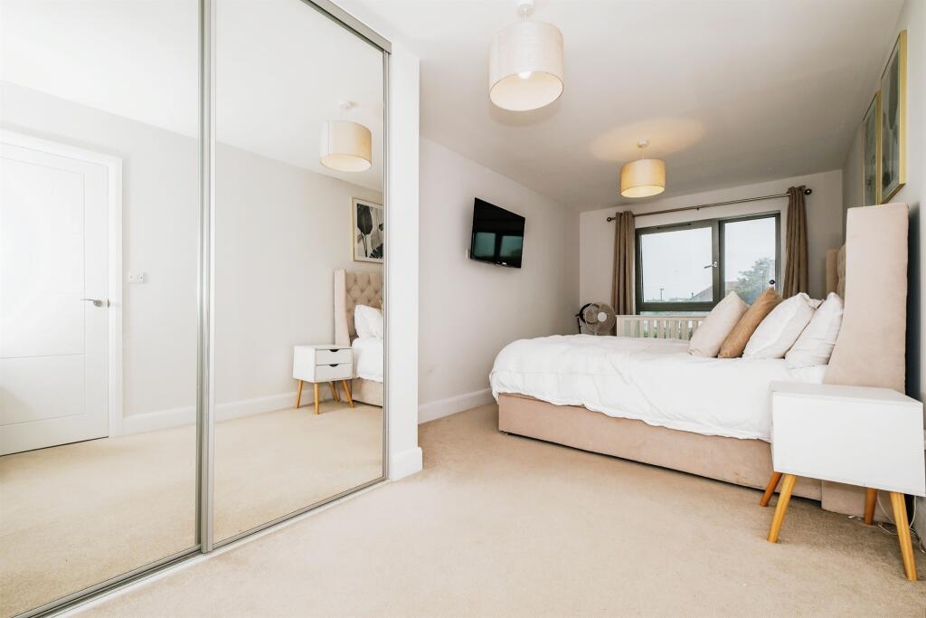 Additional image 11 of South Street, Lancing