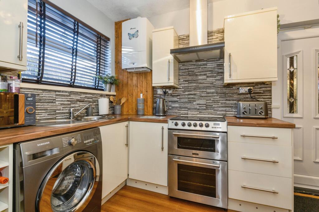 Additional image 8 of Knutsford Grove, Bradford, BD4