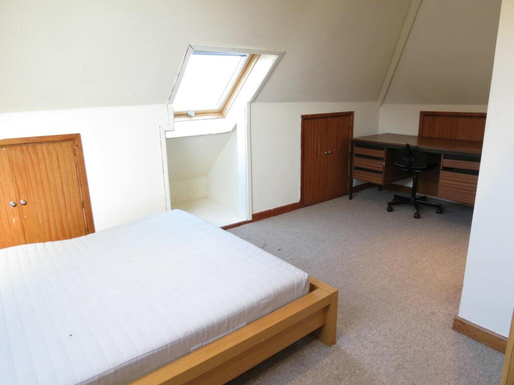 Additional image 6 of 4 bedroom Maisonette in Charminster