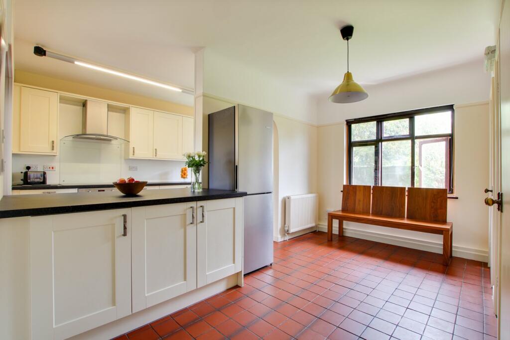 Additional image 11 of Chestnut Avenue, Barton on Sea, New Milton, BH25