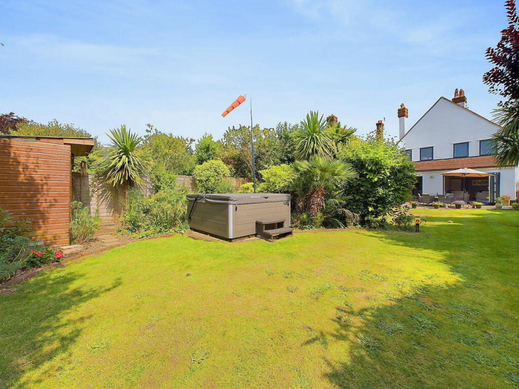Additional image 3 of Windlesham Gardens, Shoreham-by-sea, West Sussex, BN43 5AD