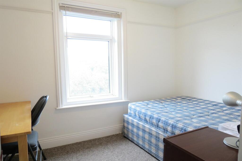 Additional image 9 of 6 bedroom Detached House in Charminster