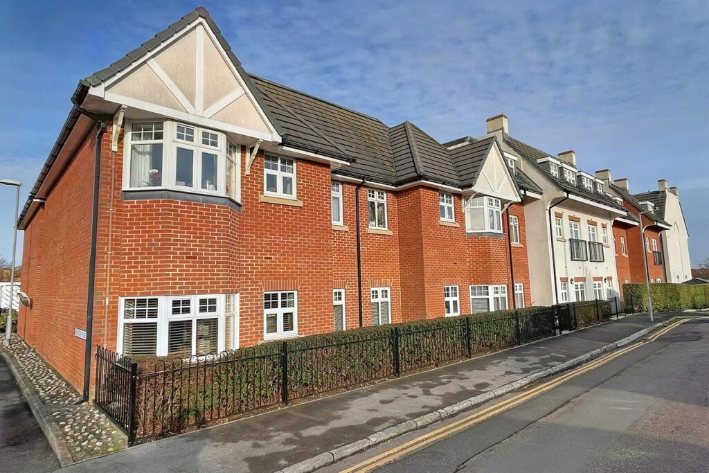 Additional image 11 of Tuckton