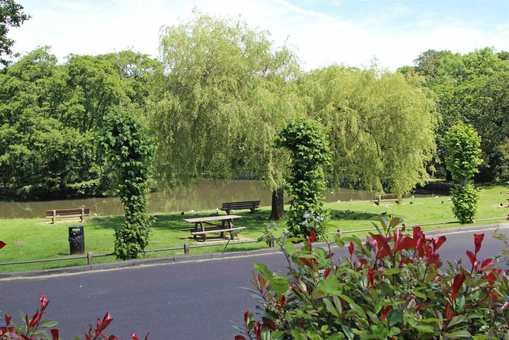 Additional image 18 of Lake Grove Road, New Milton, Hampshire, BH25