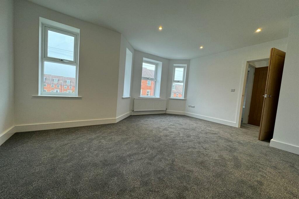 Additional image 5 of 3 bedroom Semi Detached House in Charminster