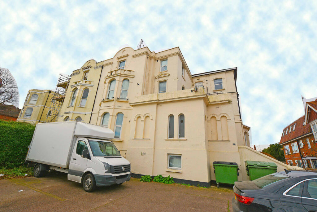 Broadwater Road, Worthing, BN14