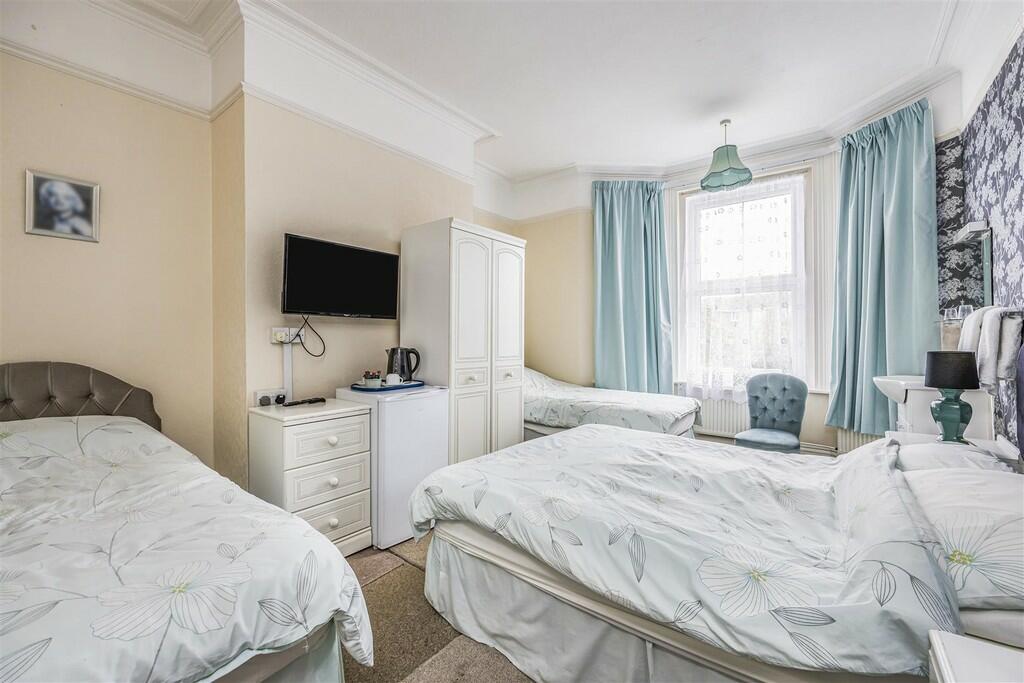 Additional image 6 of Holdenhurst Road, Bournemouth