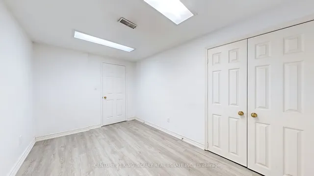 Additional image 33 of 77 Roxanne Cres