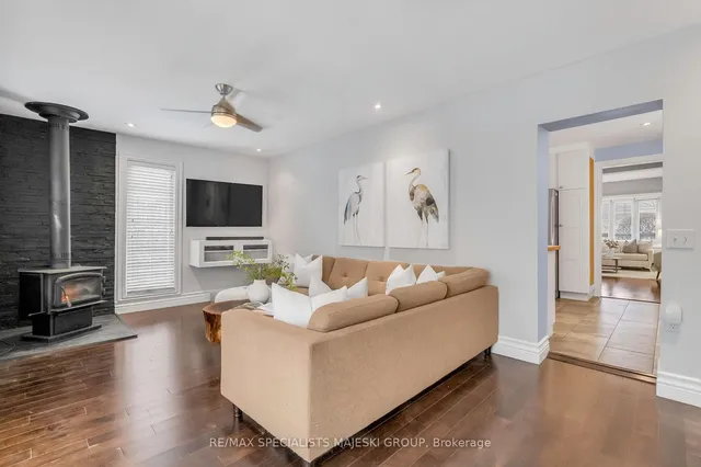 Additional image 16 of 34 Cavell Ave