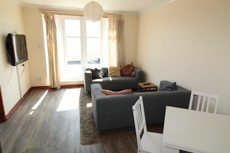 AVAILABLE SEPTEMBER 2025 -4 Double bedroom Student property Bournemouth