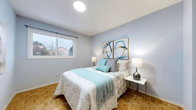 Additional image 20 of 77 Roxanne Cres