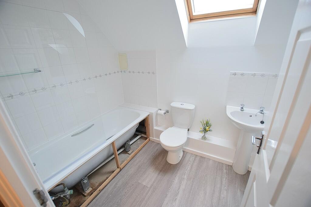 Additional image 9 of Churchill Court, New Milton, Hampshire. BH25 6EL