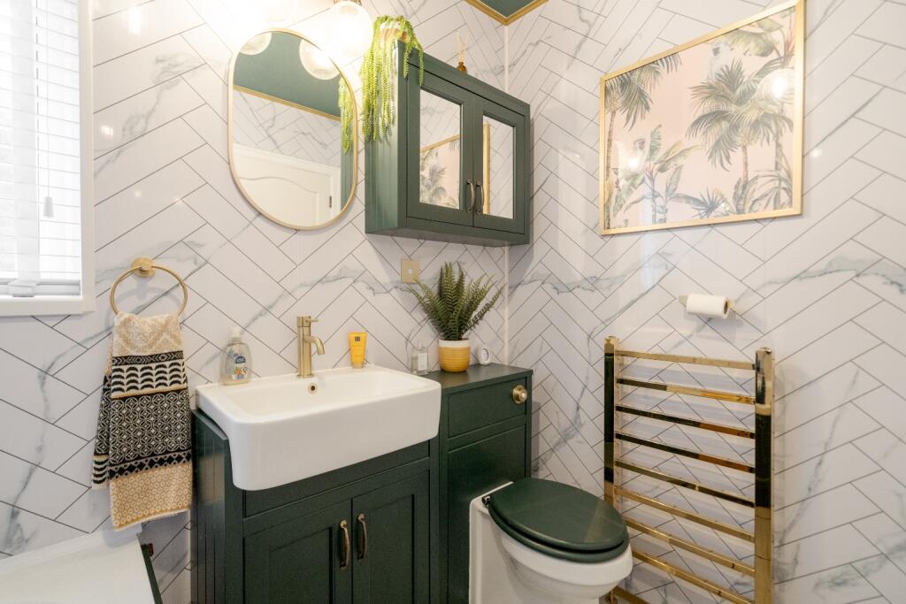 Additional image 12 of Spacious 5 Bed House with 2 Bathrooms On The Sought-After Heathfield Drive, Bolton