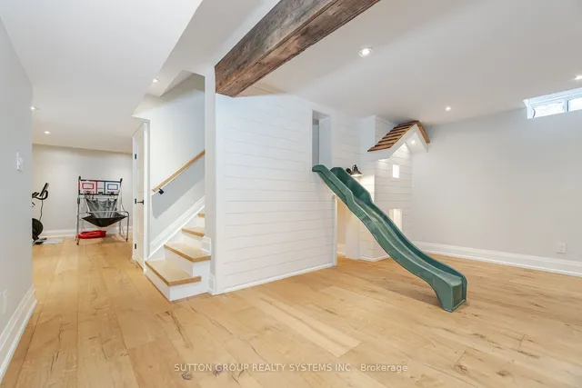 Additional image 33 of 984 Lancaster Blvd