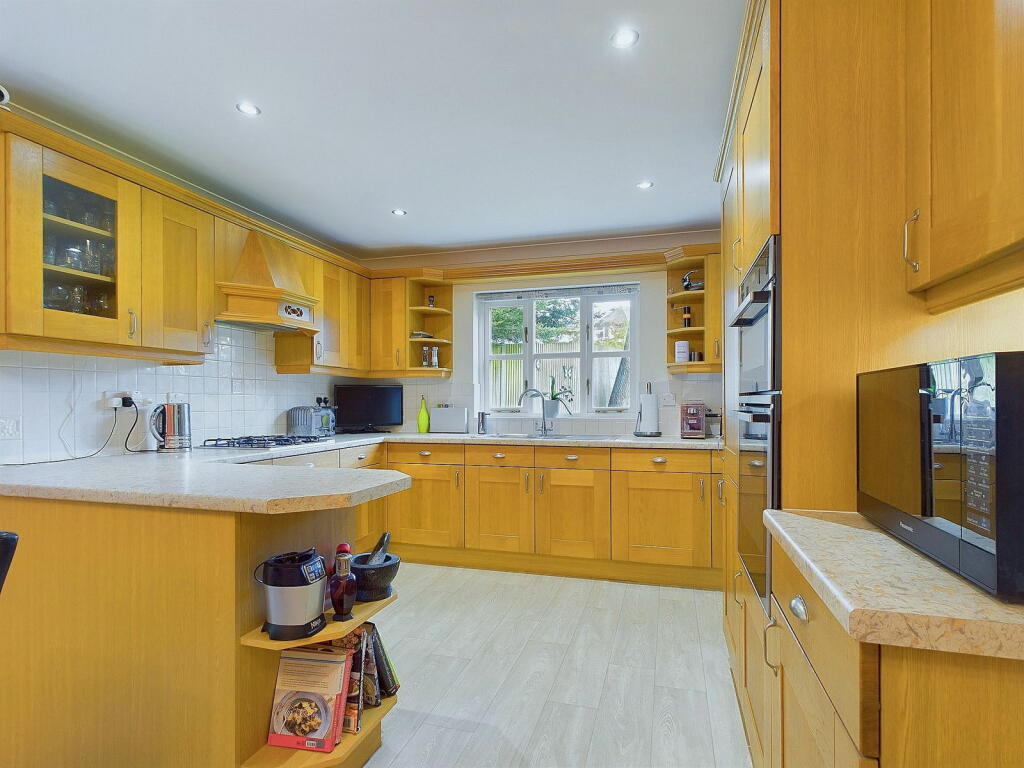 Additional image 4 of Swandean Close, Worthing, West Sussex BN13 3AR