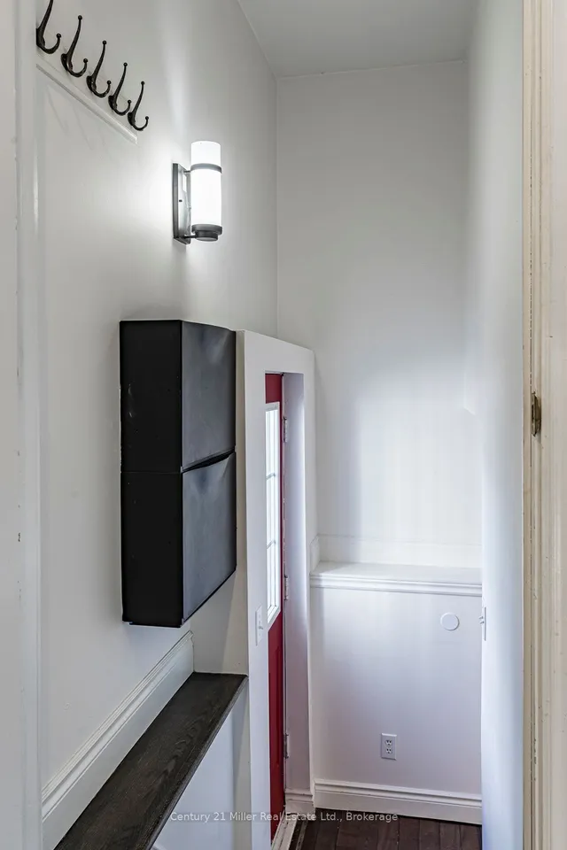 Additional image 25 of 2 Bond St