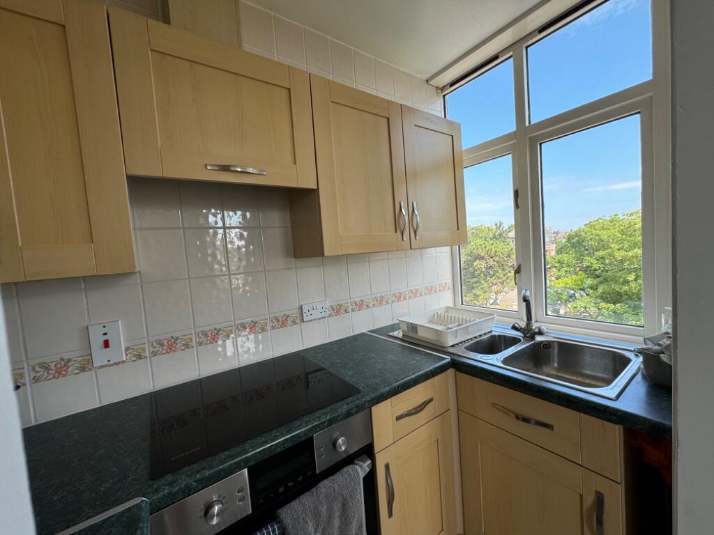 Additional image 6 of Burlington Mansions Boscombe Spa Holiday lettable flat