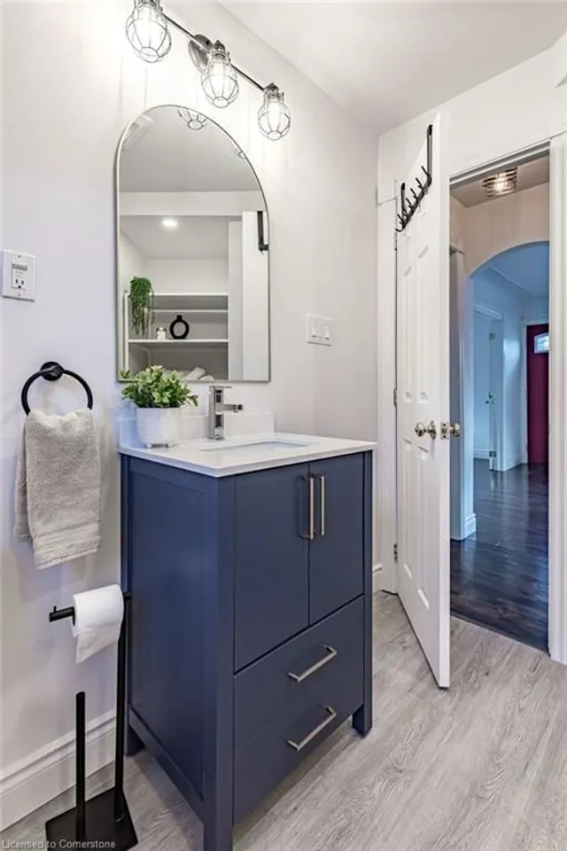 Additional image 26 of 2 Bond St