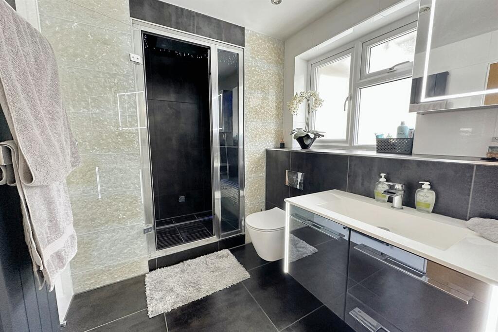 Additional image 31 of Golf Links Road