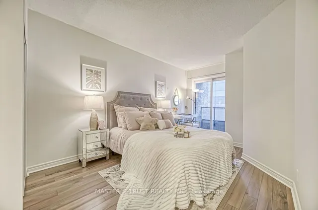 Additional image 15 of 55 Bloor St Unit 607